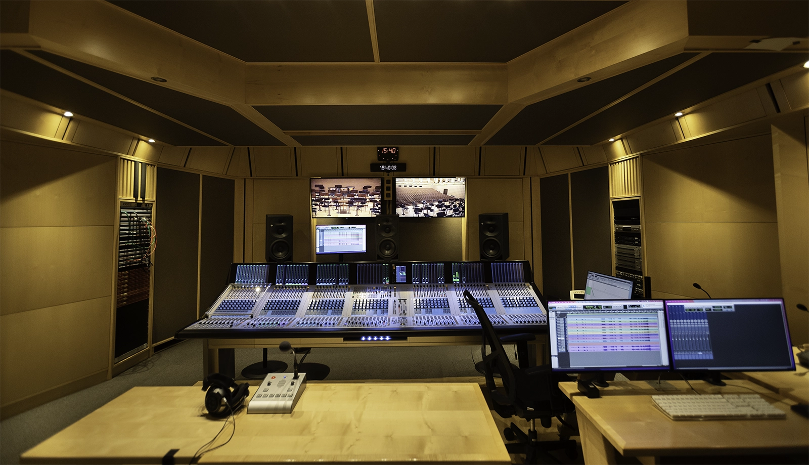Rudolfinum — Control Room