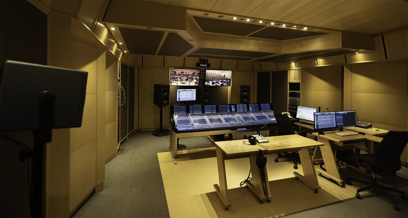 Rudolfinum — Control Room Alternate