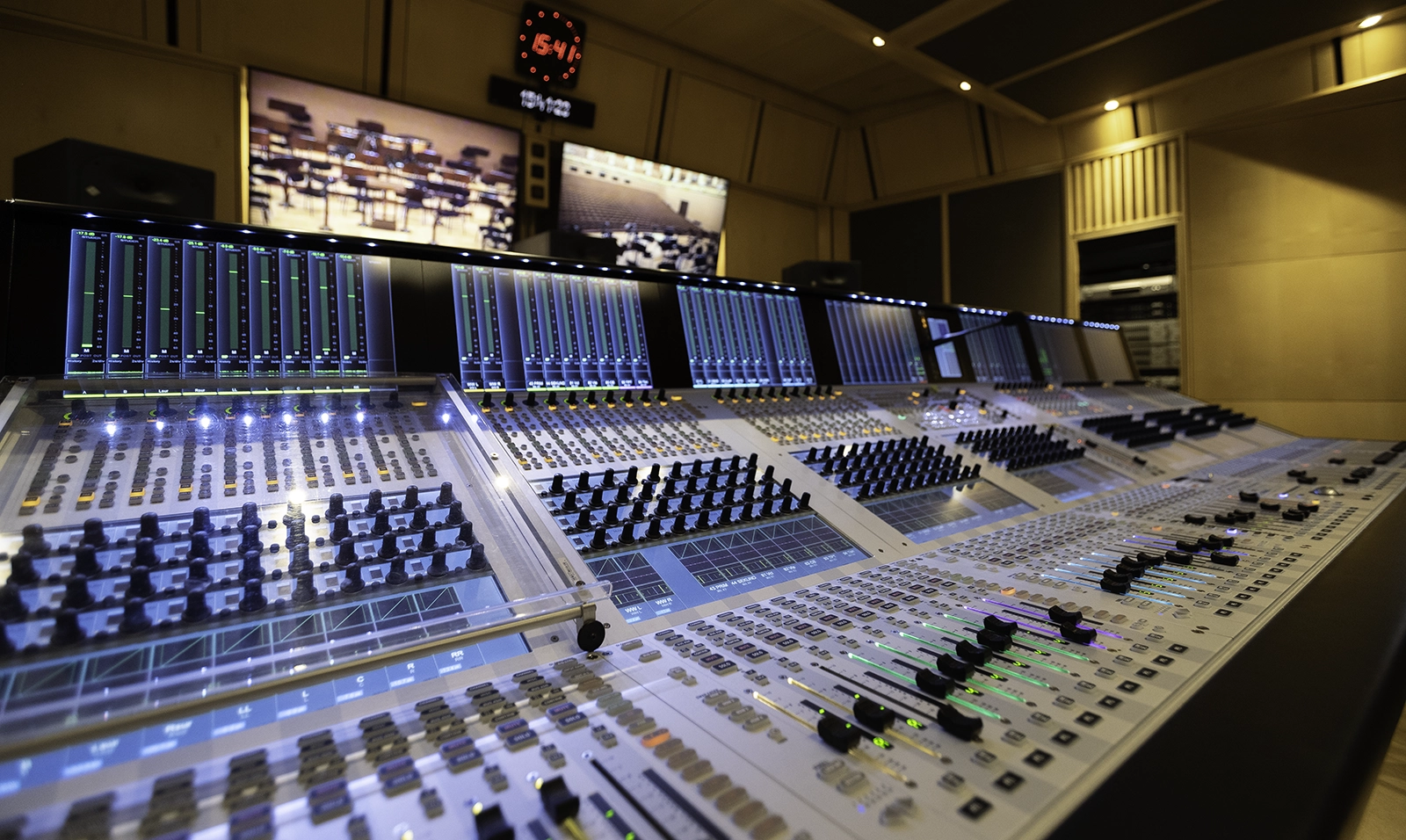 Rudolfinum — Studer Console