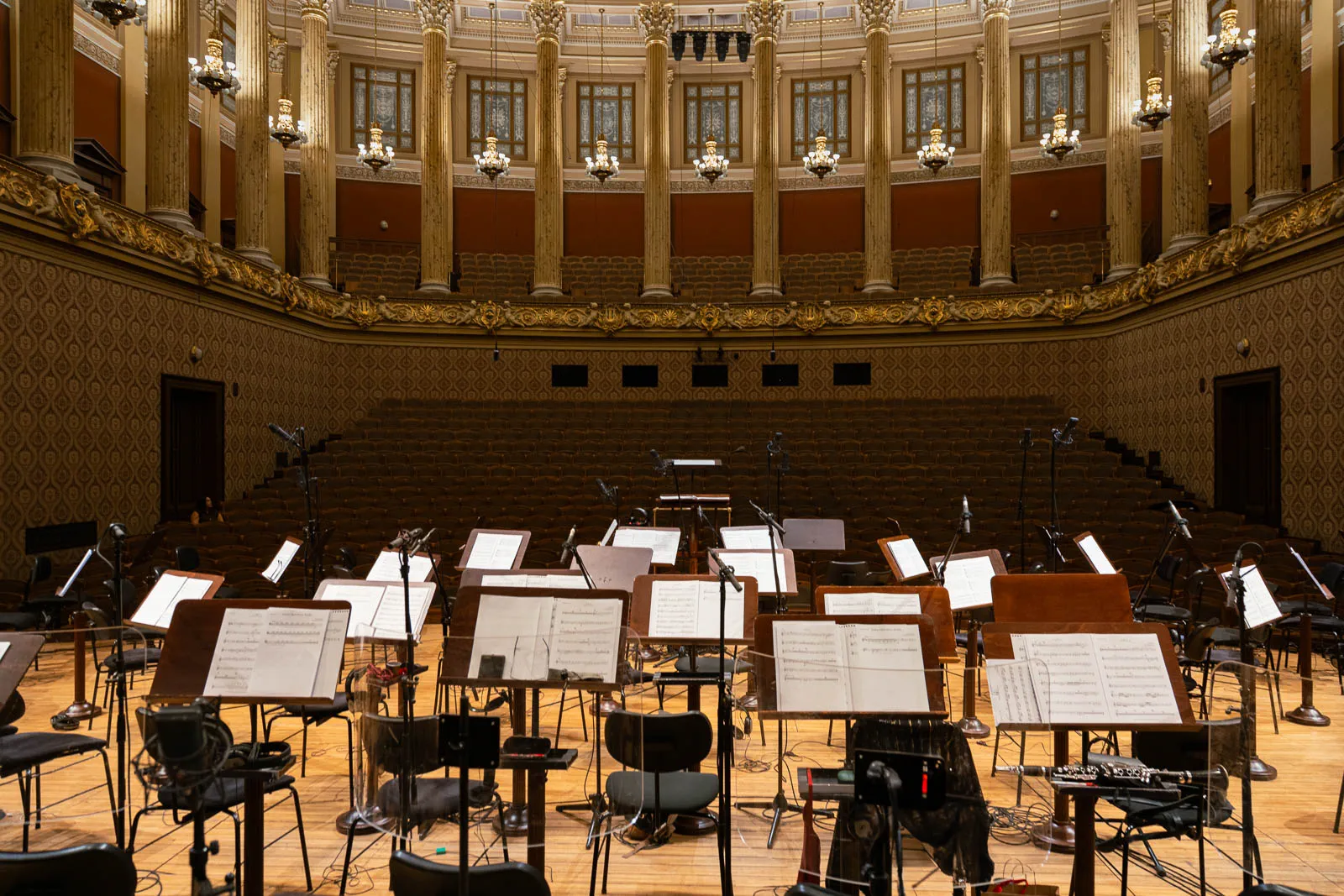 Dvořák Hall — Podium